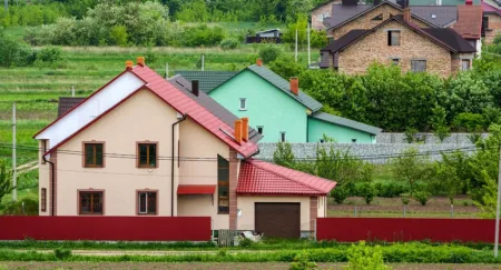 Budowa domu na wsi. Uroki i wyzwania